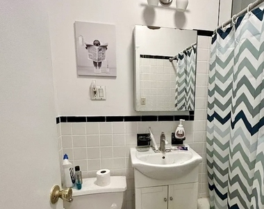 247 East 62nd Street - Photo Thumbnail 3
