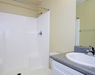 873 Stevens Avenue - Photo Thumbnail 15