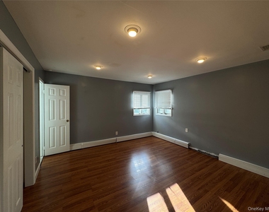 11 Oak Place - Photo Thumbnail 9