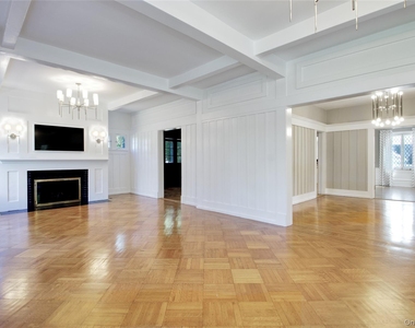 92 6th Street - Photo Thumbnail 3