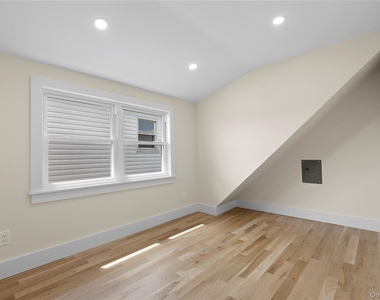 55 Alhambra Road - Photo Thumbnail 24