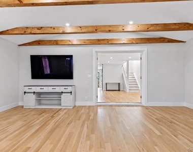55 Alhambra Road - Photo Thumbnail 1
