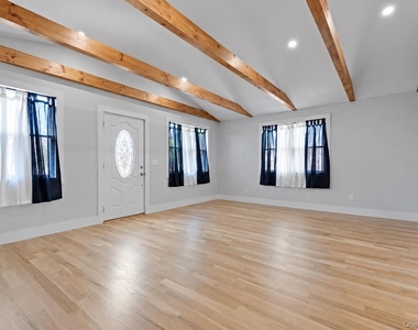 55 Alhambra Road - Photo Thumbnail 3