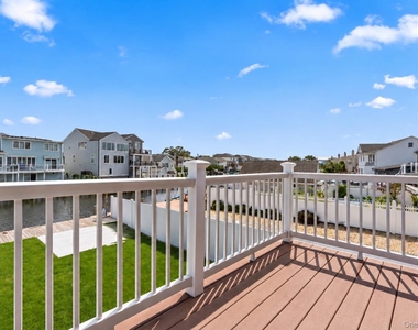 55 Alhambra Road - Photo Thumbnail 23