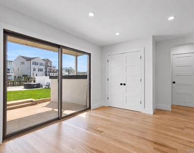 55 Alhambra Road - Photo Thumbnail 13