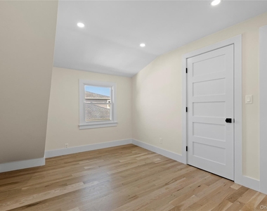 55 Alhambra Road - Photo Thumbnail 29