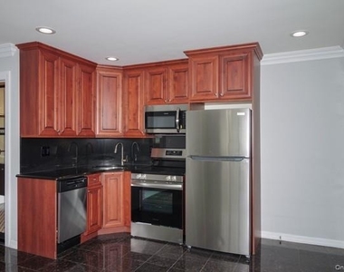 118 Carleton Avenue - Photo Thumbnail 1