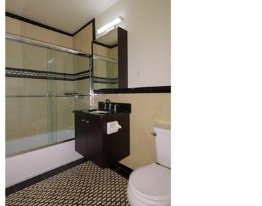 118 Carleton Avenue - Photo Thumbnail 7