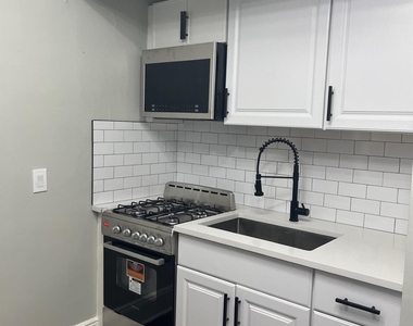 10 Oakridge Place - Photo Thumbnail 2
