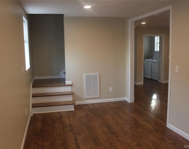 17 Bank Street - Photo Thumbnail 1