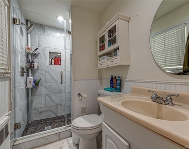 37 Buckingham Drive - Photo Thumbnail 17