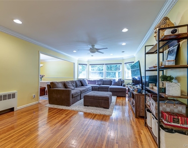 37 Buckingham Drive - Photo Thumbnail 4