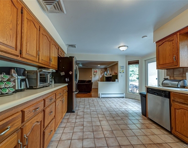 37 Buckingham Drive - Photo Thumbnail 8