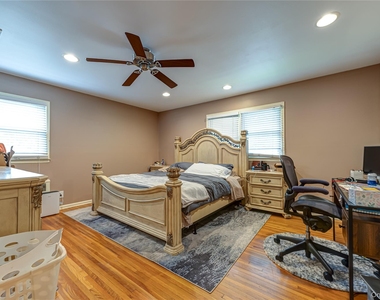 37 Buckingham Drive - Photo Thumbnail 16