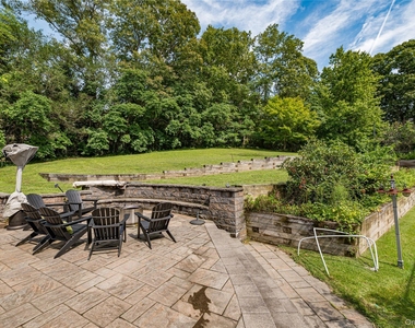 37 Buckingham Drive - Photo Thumbnail 19