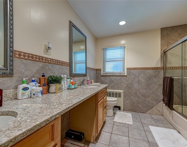 37 Buckingham Drive - Photo Thumbnail 12