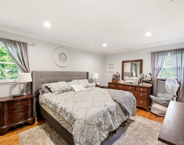 17 Jerome Street - Photo Thumbnail 10