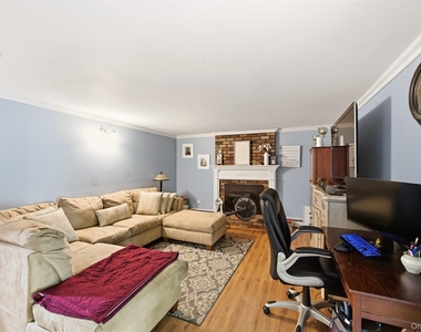 17 Jerome Street - Photo Thumbnail 13