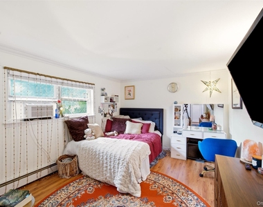 17 Jerome Street - Photo Thumbnail 12