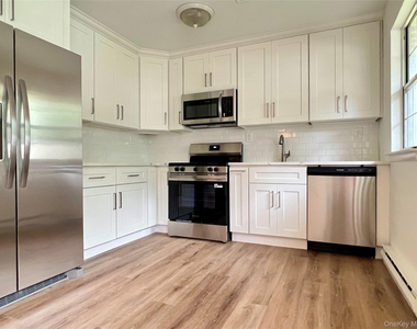 474 Darwen Drive - Photo Thumbnail 2