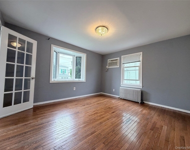 20 Devoe Street - Photo Thumbnail 13