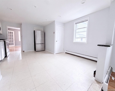 20 Devoe Street - Photo Thumbnail 6