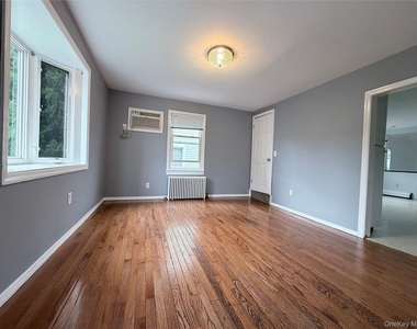 20 Devoe Street - Photo Thumbnail 14