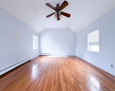 20 Devoe Street - Photo Thumbnail 3