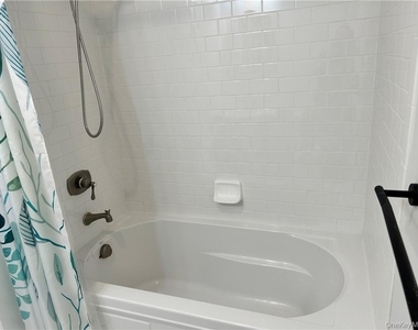 45 Holland Street - Photo Thumbnail 15
