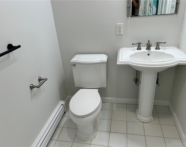 45 Holland Street - Photo Thumbnail 16