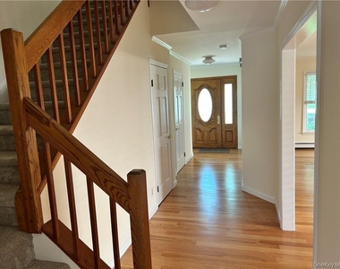 45 Holland Street - Photo Thumbnail 10
