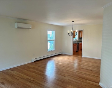 45 Holland Street - Photo Thumbnail 3