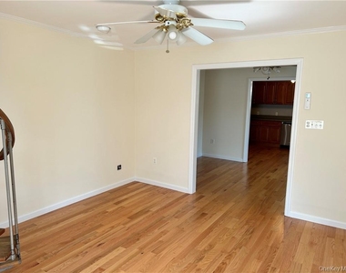 45 Holland Street - Photo Thumbnail 9