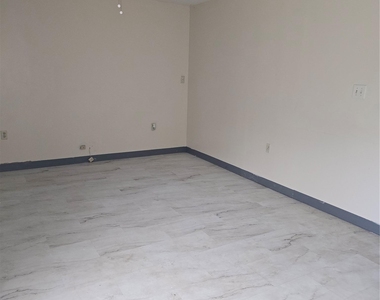 154 N Washington Street - Photo Thumbnail 1