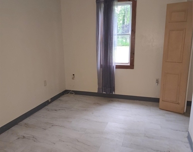 154 N Washington Street - Photo Thumbnail 6