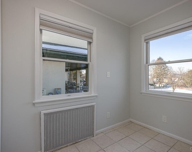 120 S Broadway - Photo Thumbnail 2