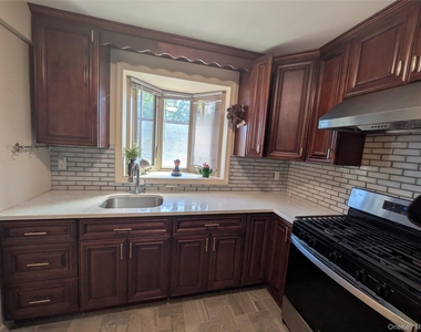 50-56 Utopia Parkway - Photo Thumbnail 10