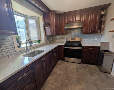 50-56 Utopia Parkway - Photo Thumbnail 8