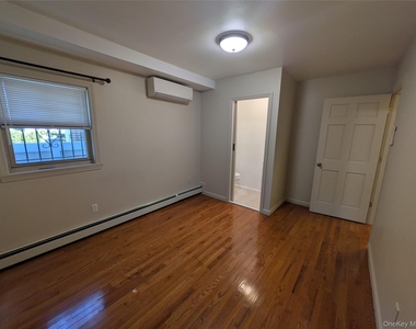 50-56 Utopia Parkway - Photo Thumbnail 14