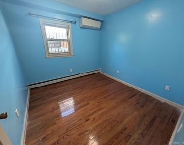 50-56 Utopia Parkway - Photo Thumbnail 13