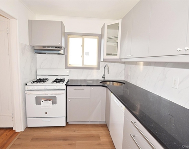 855 Surf Street - Photo Thumbnail 6
