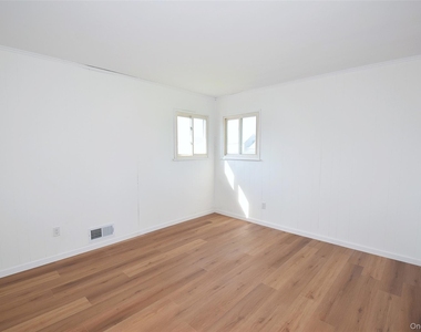 855 Surf Street - Photo Thumbnail 11