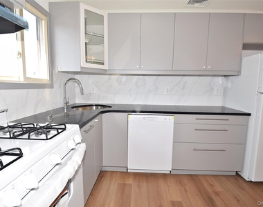 855 Surf Street - Photo Thumbnail 5