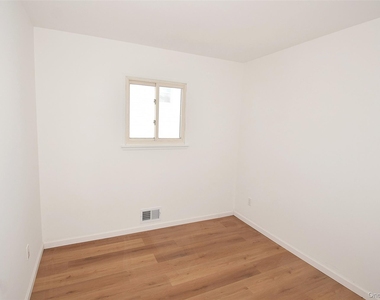 855 Surf Street - Photo Thumbnail 12