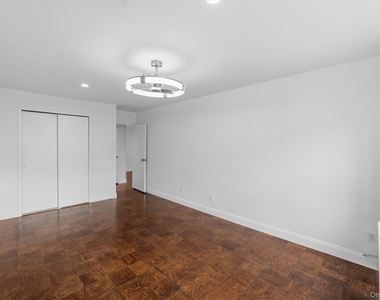 16 Lake Street - Photo Thumbnail 20