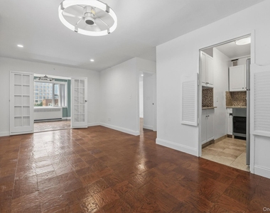 16 Lake Street - Photo Thumbnail 3