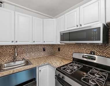 16 Lake Street - Photo Thumbnail 14