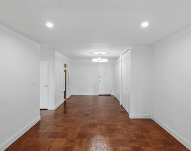 16 Lake Street - Photo Thumbnail 6