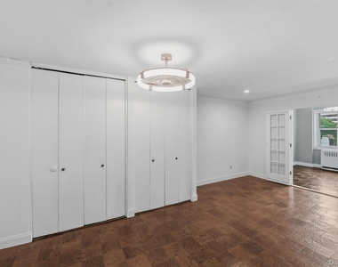 16 Lake Street - Photo Thumbnail 16