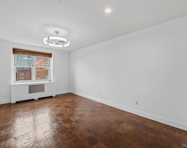 16 Lake Street - Photo Thumbnail 18